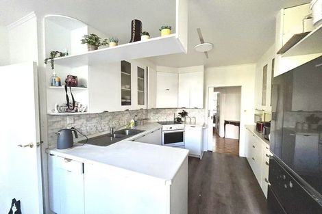 Photo of property in 76 Onewa Road, Northcote Point, Auckland, 0627