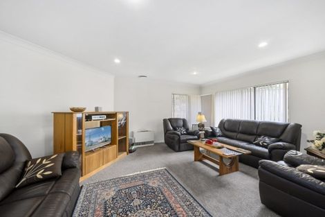 Photo of property in 23 Amesbury Drive, Churton Park, Wellington, 6037
