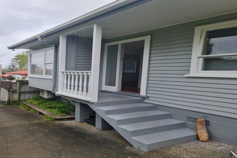 Photo of property in 17 Windy Ridge Road, Glenfield, Auckland, 0629