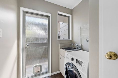Photo of property in 43 Guadeloupe Crescent, Grenada Village, Wellington, 6037
