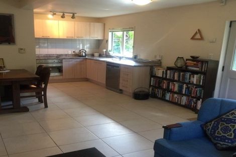 Photo of property in 4a/3 Corrella Road, Belmont, Auckland, 0622