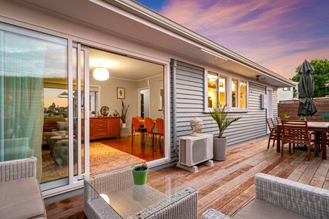 Photo of property in 53 Verran Road, Birkenhead, Auckland, 0626