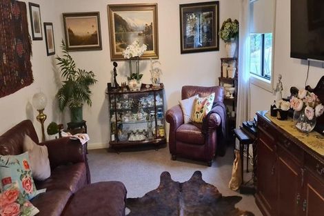 Photo of property in 131 Arapaepae Road South, Levin, 5571