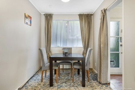 Photo of property in 27b Omega Street, Newlands, Wellington, 6037