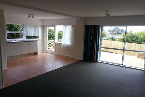 Photo of property in 2/223 Eskdale Road, Birkenhead, Auckland, 0626