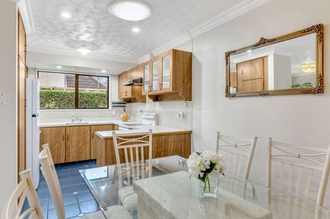 Photo of property in 3 Caroline Crescent, Highbury, Palmerston North, 4412