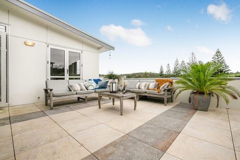 Photo of property in 10 Double Bay Place, Army Bay, Whangaparaoa, 0930