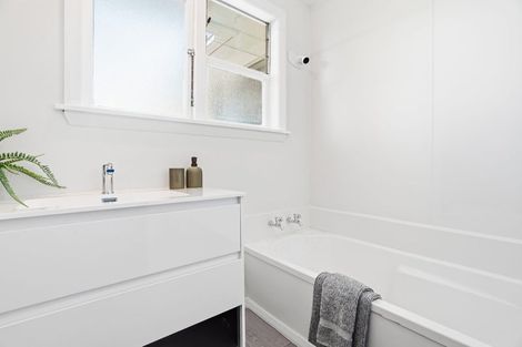 Photo of property in 32 Primrose Street, Northcote, Christchurch, 8052