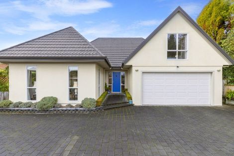 Photo of property in 2/12 Gradwell Place, Two Mile Bay, Taupo, 3330