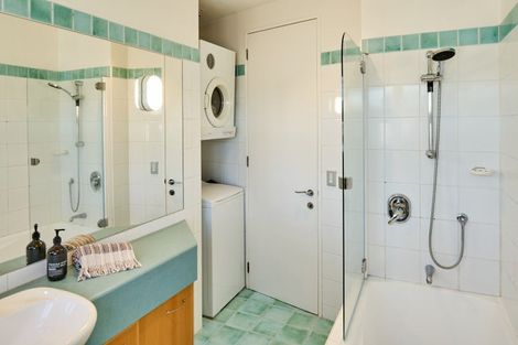 Photo of property in Endeavour Apartments, 125u1 Thorndon Quay, Pipitea, Wellington, 6011