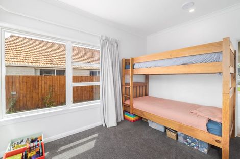 Photo of property in 60 Wilsons Road, Saint Martins, Christchurch, 8022
