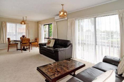 Photo of property in 8 Fathom Place, Te Atatu Peninsula, Auckland, 0610