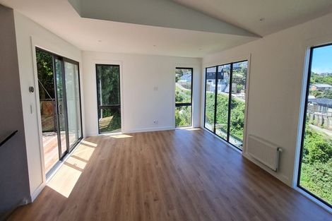 Photo of property in 84 Maupuia Road, Maupuia, Wellington, 6022
