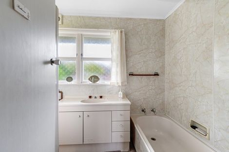 Photo of property in 22 Sutton Crescent, Hillcrest, Hamilton, 3216