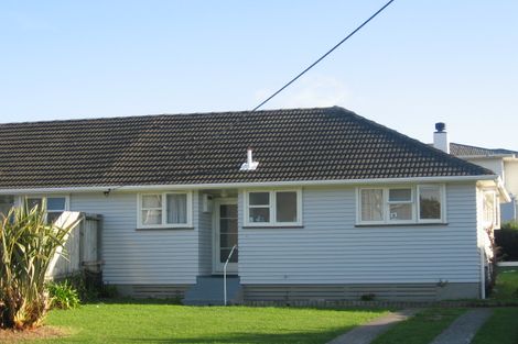 Photo of property in 19a Matahourua Crescent, Cannons Creek, Porirua, 5024