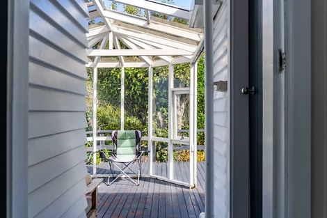 Photo of property in 94 Nicholson Road, Khandallah, Wellington, 6035