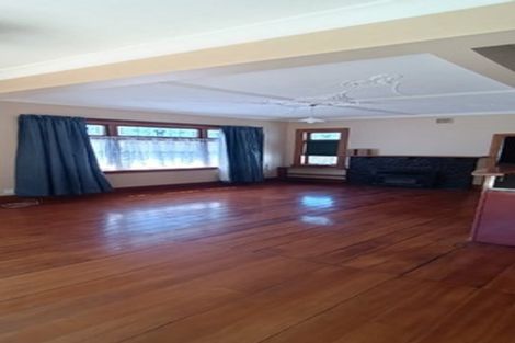 Photo of property in 16 Burrows Avenue, Karori, Wellington, 6012