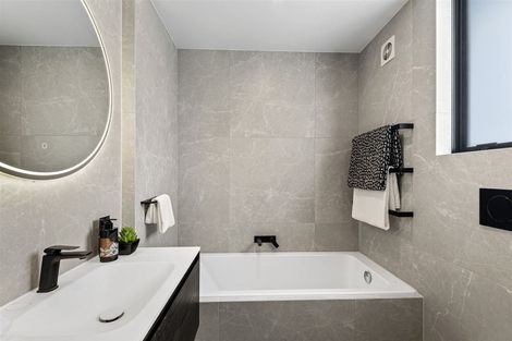 Photo of property in 11a Montgomery Avenue, Rothesay Bay, Auckland, 0630
