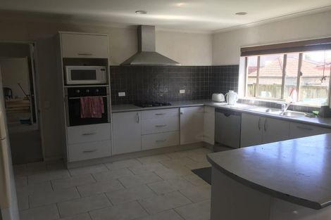 Photo of property in 12 Glanmire Place, Flat Bush, Auckland, 2016