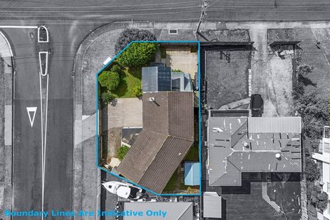 Photo of property in 2a Redwood Drive, Massey, Auckland, 0614