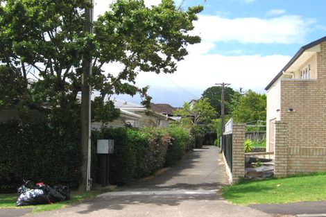 Photo of property in 2/12a Fenwick Avenue, Milford, Auckland, 0620