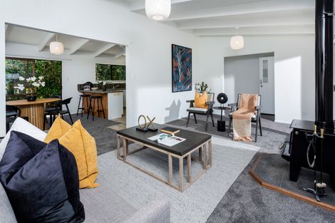 Photo of property in 2/17 Winifred Avenue, Bayview, Auckland, 0629