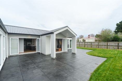 Photo of property in 2 Oldfield Lane, Marton, 4710