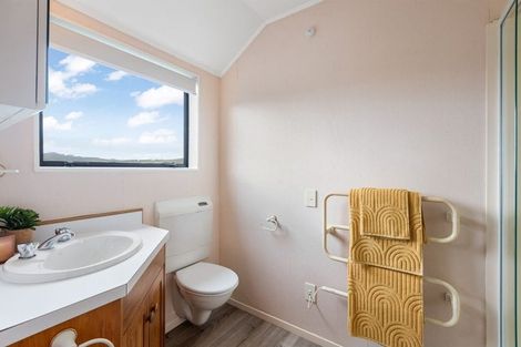 Photo of property in 52 Abilene Crescent, Churton Park, Wellington, 6037