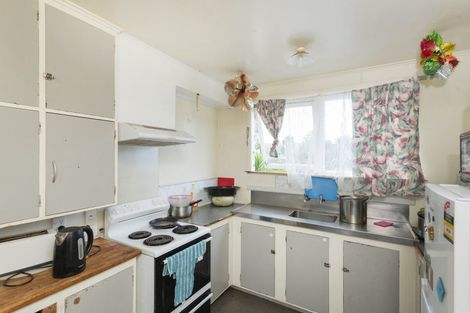 Photo of property in 11 Cambridge Terrace, Kaiti, Gisborne, 4010
