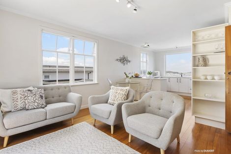 Photo of property in 34 Rama Crescent, Khandallah, Wellington, 6035