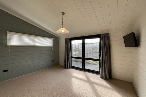 Photo of property in 112 Heta Road, Highlands Park, New Plymouth, 4312