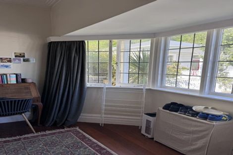 Photo of property in 9 Rixon Grove, Mount Victoria, Wellington, 6011