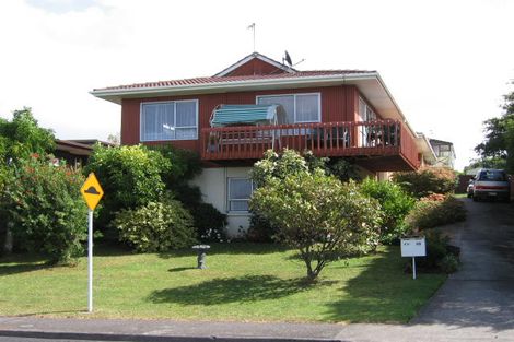 Photo of property in 49 Pakira Avenue, Glendene, Auckland, 0602