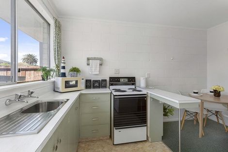Photo of property in 2/14 Jillett Street, Titahi Bay, Porirua, 5022