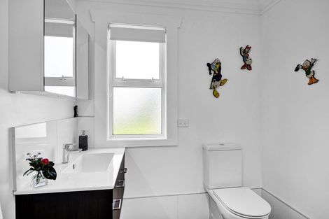 Photo of property in 18 Albion Street, Hawera, 4610