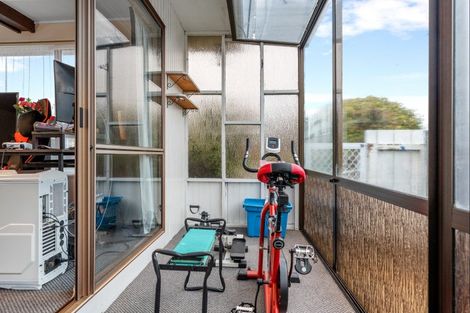 Photo of property in 5 Union Street, Merrilands, New Plymouth, 4312