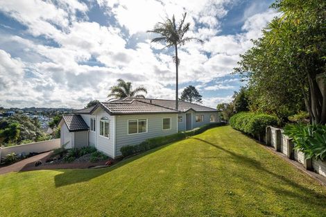 Photo of property in 7 Bushglen Court, Browns Bay, Auckland, 0630