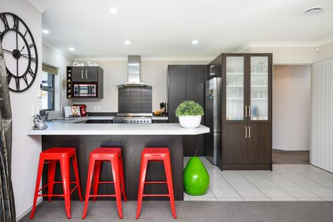 Photo of property in 99 Schnell Drive, Kelvin Grove, Palmerston North, 4414