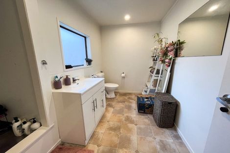 Photo of property in 12 Prince Regent Drive, Half Moon Bay, Auckland, 2012