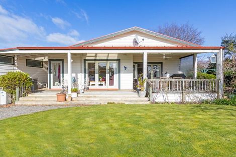Photo of property in 17 Moreton Road, Carterton, 5713