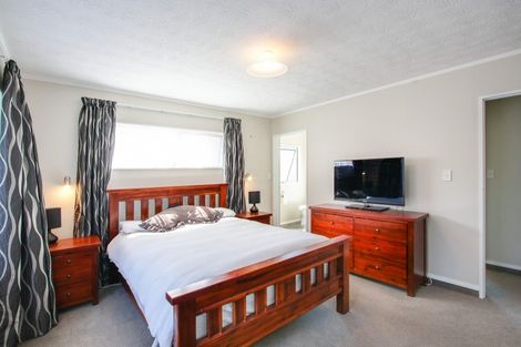 Photo of property in 1 Kotuku Place, Taradale, Napier, 4112