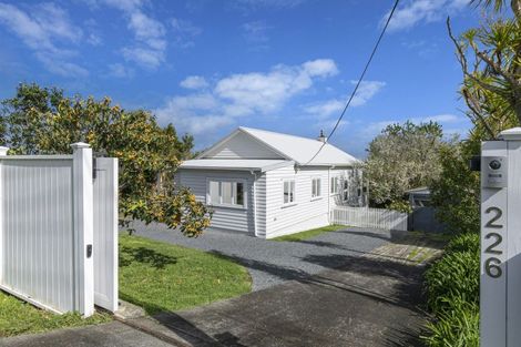 Photo of property in 226 Upper Harbour Drive, Greenhithe, Auckland, 0632