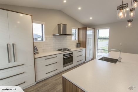 Photo of property in 2 Claremont Crescent, Amberley, 7410