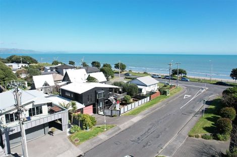 Photo of property in 2 Tahi Road, Paraparaumu Beach, Paraparaumu, 5032