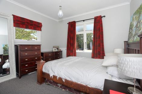 Photo of property in 16 Oxford Street, Marton, 4710