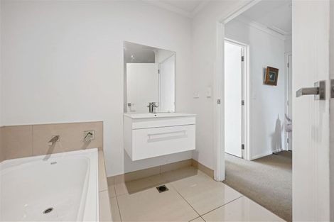 Photo of property in 72u5 Carrington Avenue, Silverdale, Hamilton, 3216