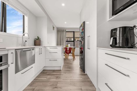 Photo of property in 2/49 Shannon Place, Belfast, Christchurch, 8051