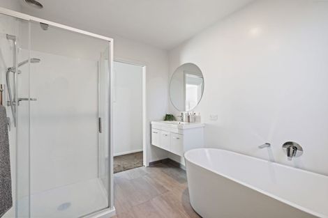 Photo of property in 185 Bowhill Road, New Brighton, Christchurch, 8083