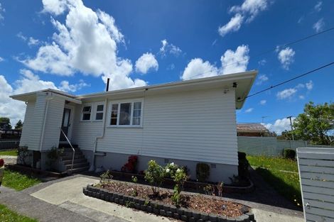 Photo of property in 9 Sylvan Crescent, Te Atatu South, Auckland, 0610
