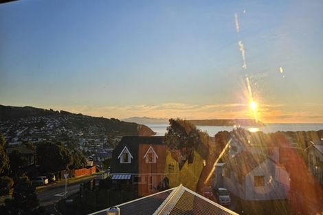 Photo of property in 114 Gloaming Hill, Titahi Bay, Porirua, 5022